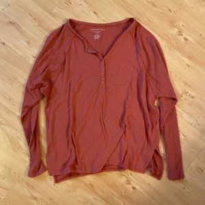 Coral American Eagle henley style top!